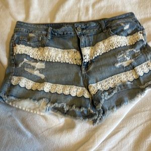 American Eagle hi rise shortie with lace